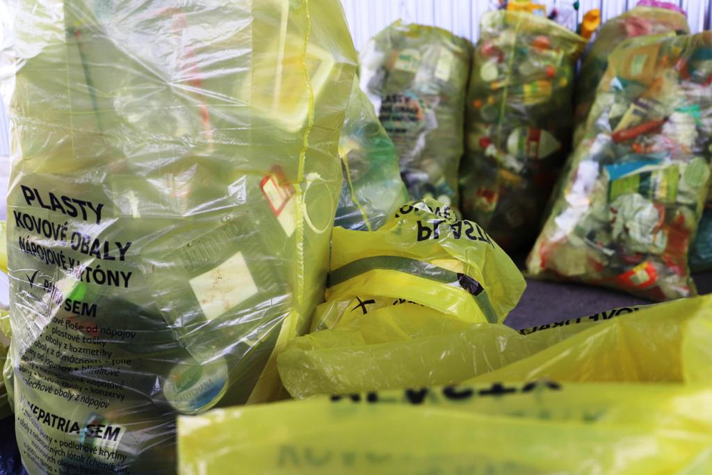 Vrecový zber odpadu sa v Bratislave rozšíri, mesto však plánuje viaceré zmeny